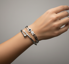 LUXE SILVER CLOVER D-NAIL