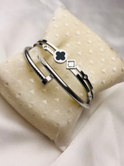 PACK OF 2 LUXE SILVER CLOVER D-NAIL
